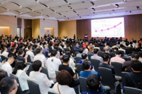 《2026年中國(guó)禮品行業(yè)展望白皮書(shū)》發(fā)布 “差異化”和“質(zhì)價(jià)比”是關(guān)鍵詞